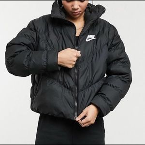 NIKE THERMAL PUFFER JACKET